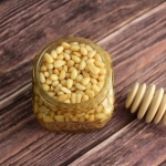 Мёд с кедровым орехом фото