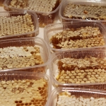 Мёд в сотах в контейнерах