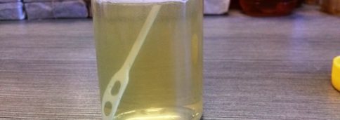 Шаг 7. Реакция йода на раствор натурального мёда
